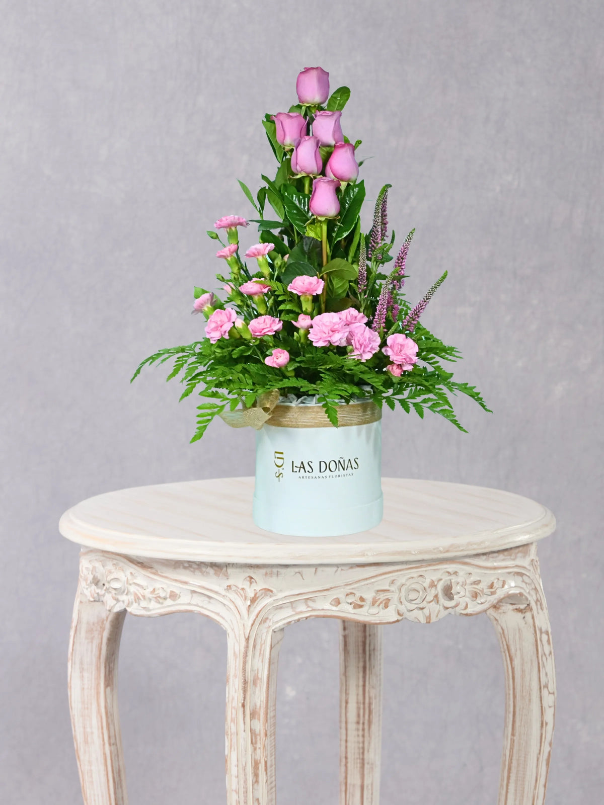 Pasion Rosa arreglo floral con 6 rosas lilas