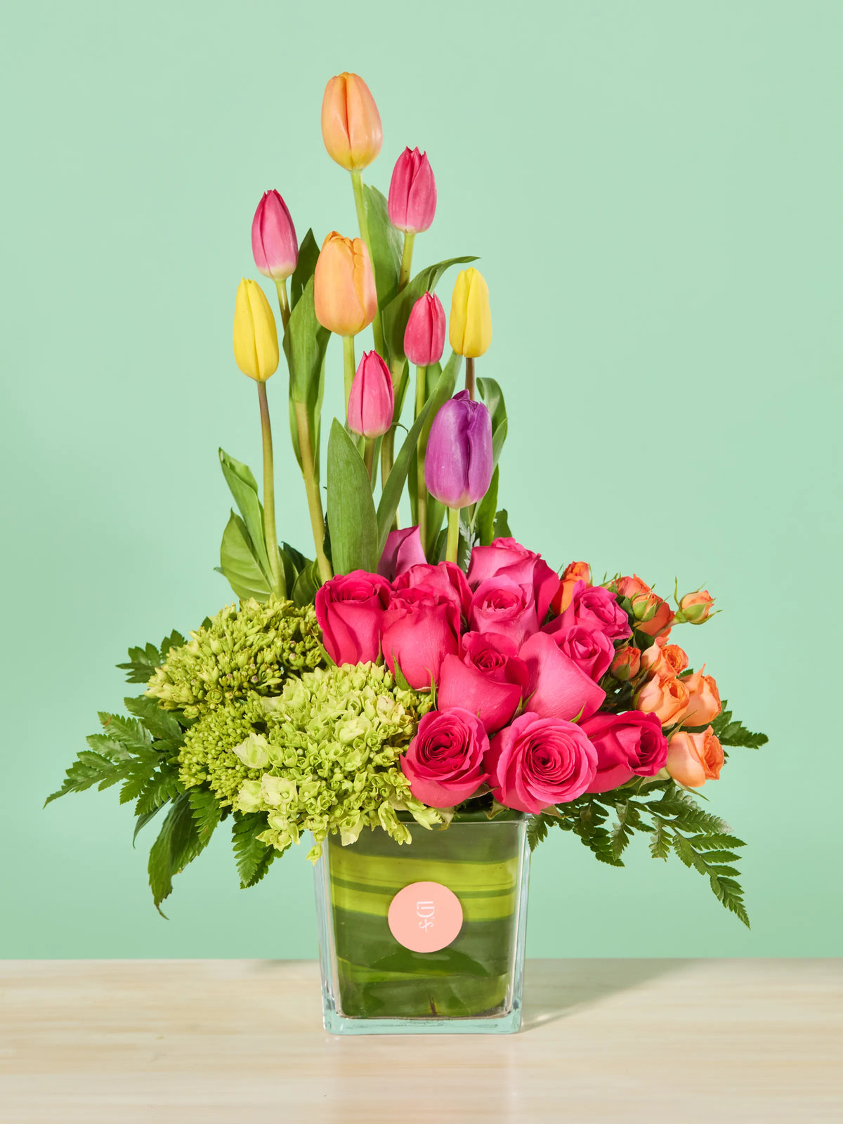 Cubo de Rosas, minirosas y Tulipanes · Deluxe