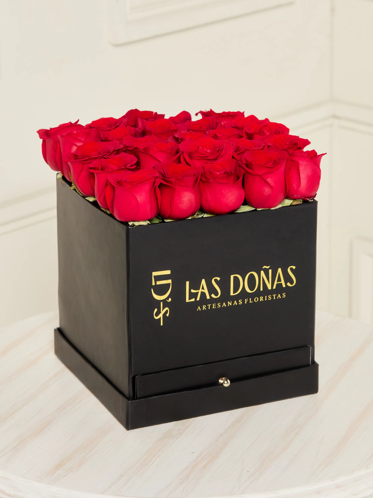 Box Norka box floral con 25 rosas rojas