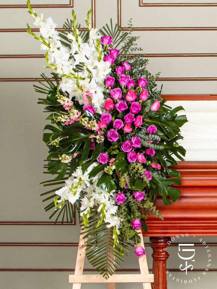 Lágrima de Condolencias de Rosas Rosadas y Lilas arreglo de condolencias con 48 rosas lilas y rosadas