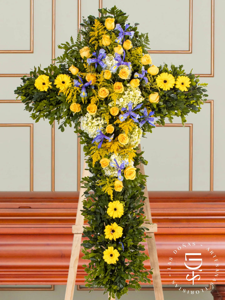 Cruz de Condolencias de Rosas, Gerberas y Hortensias arreglo de condolencias con 24 rosas amarillas