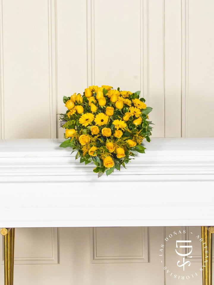Lágrima de Piso con Rosas Amarillas y Gerberas arreglo de condolencias con 24 rosas amarillas + gerberas