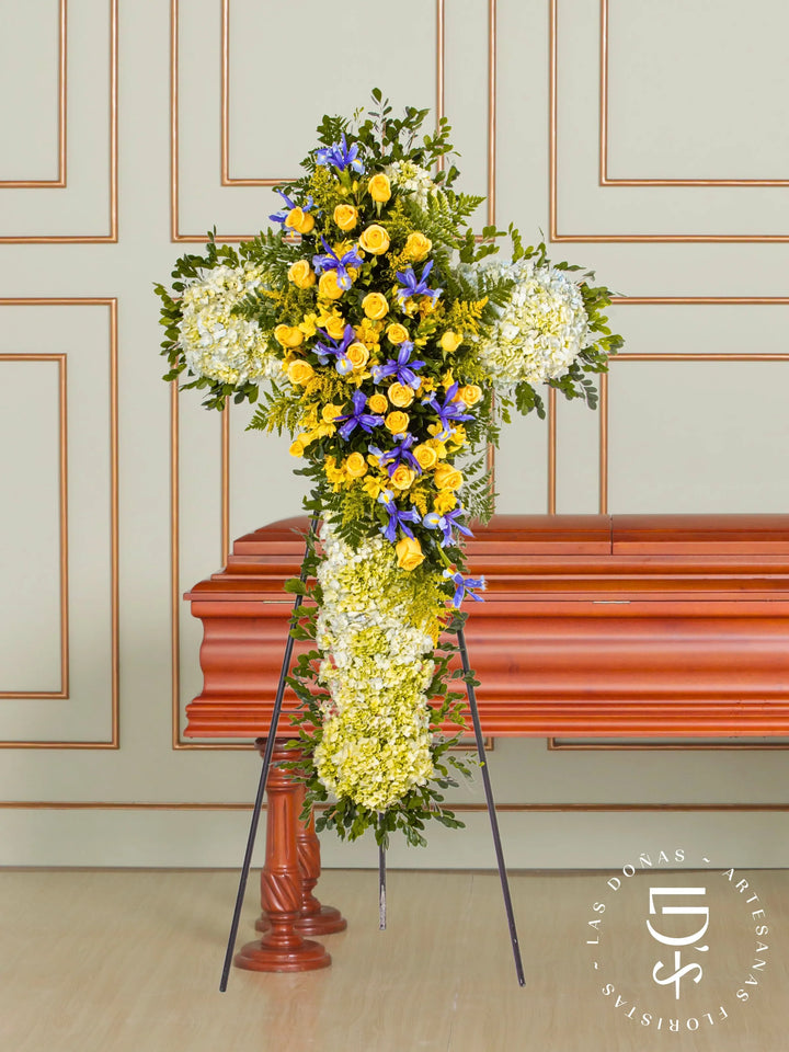 Cruz de Condolencias de Rosas Amarillas y Iris arreglo de condolencias con 24 rosas amarillas