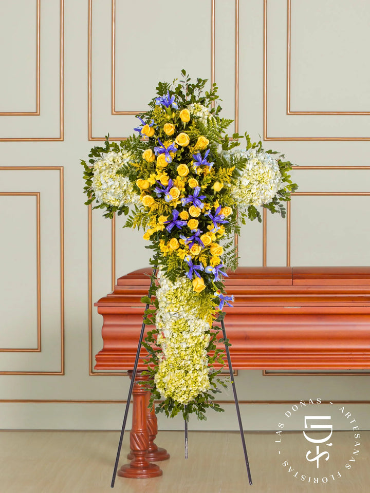 Cruz de Condolencias de Rosas Amarillas y Iris arreglo de condolencias con 24 rosas amarillas