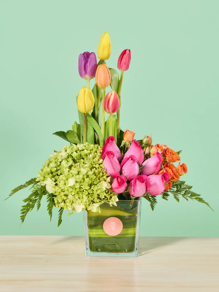 Cubo de Rosas, minirosas y Tulipanes · Premium