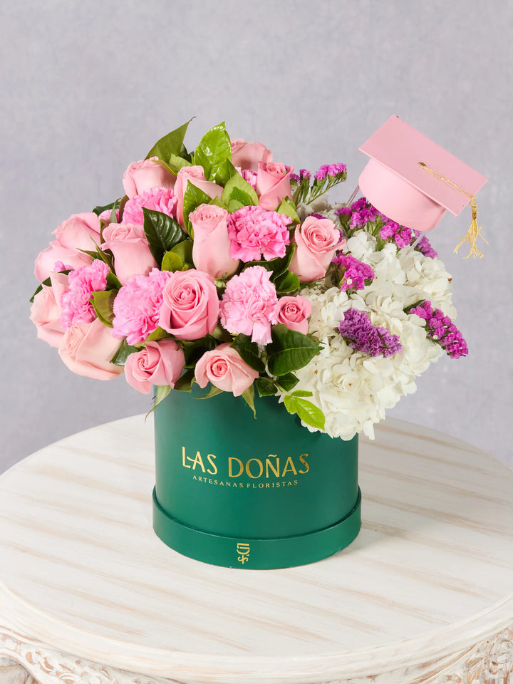 Sueños Cumplidos arreglo floral con 24 rosas + cavelon