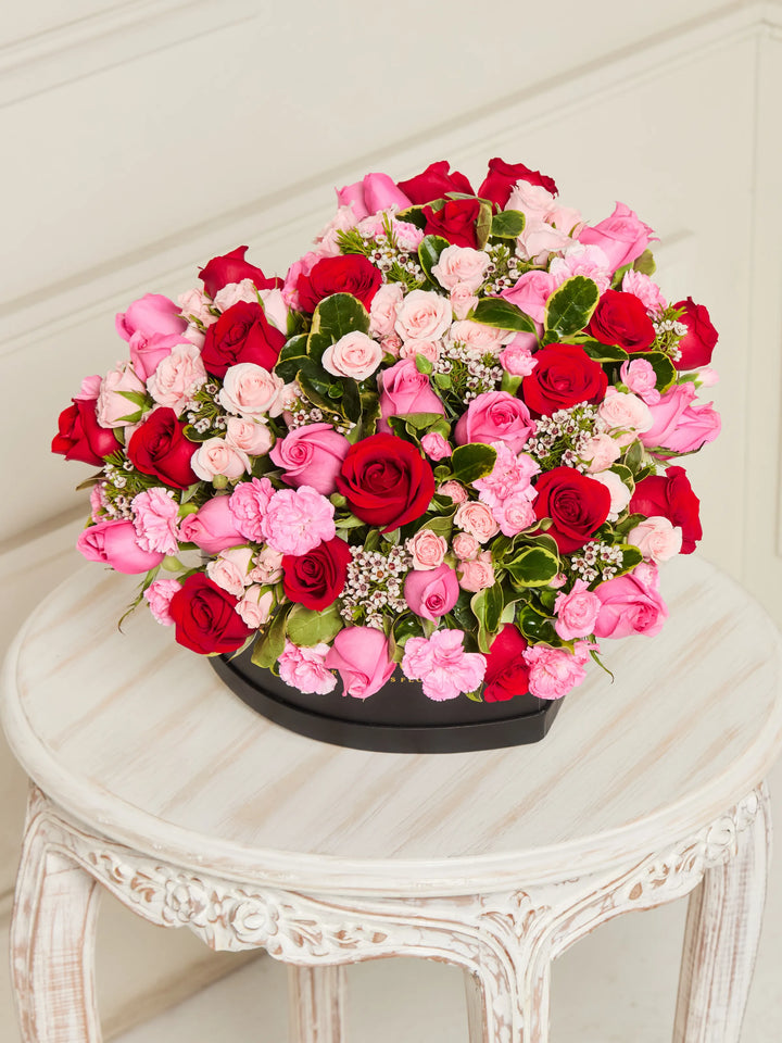 Amor que Florece box floral con 36 rosas