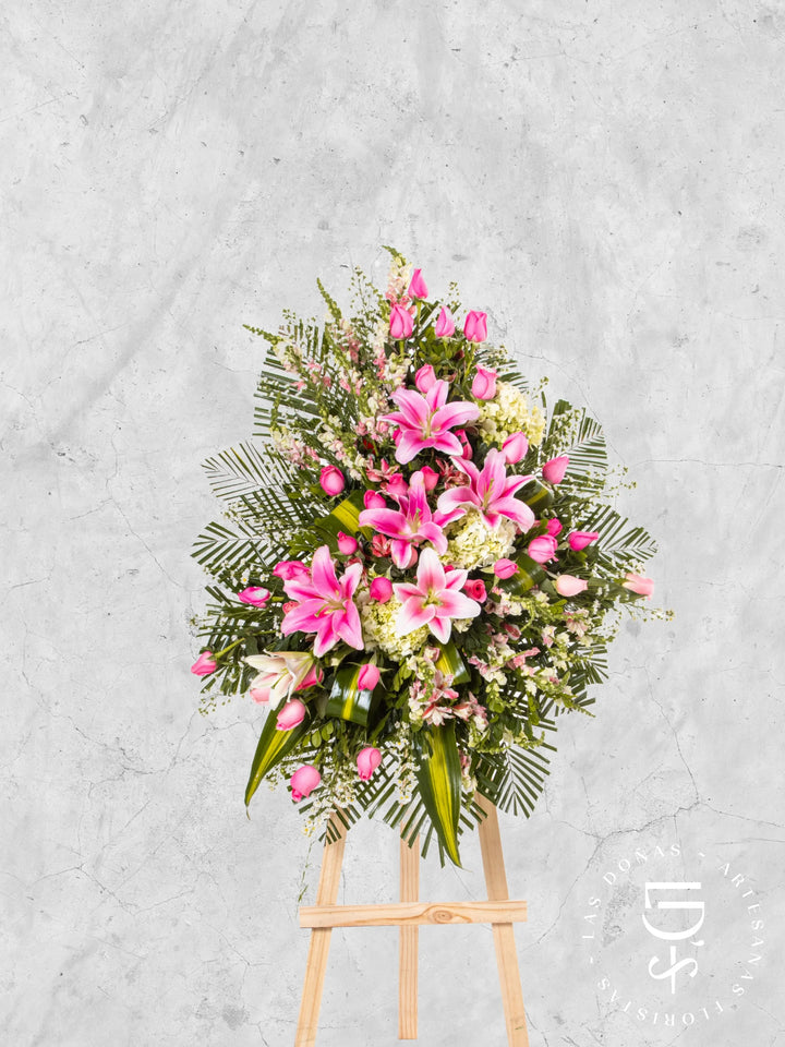 Lágrima de Condolencias de Hortensias y Rosas Rosadas arreglo de condolencias con 24 rosas rosadas