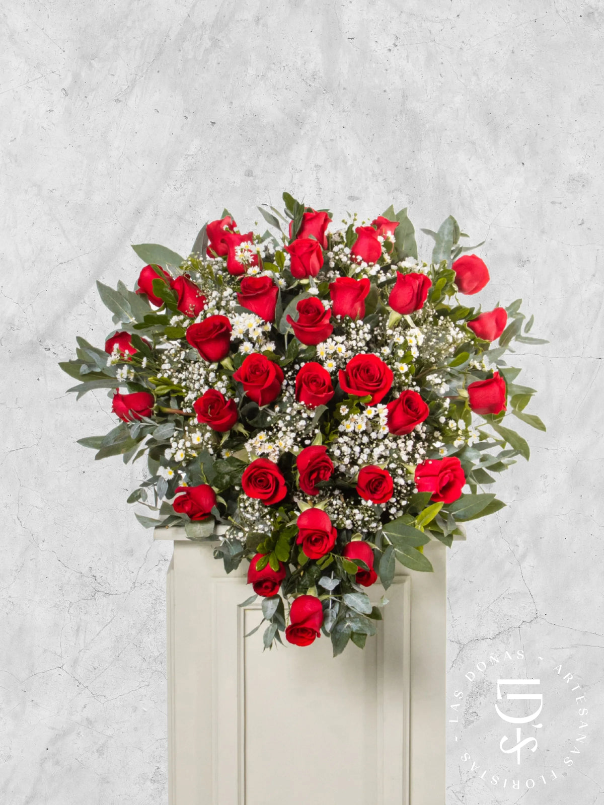 Lágrima de Piso con 36 Rosas Rojas arreglo de condolencias con 36 rosas rojas