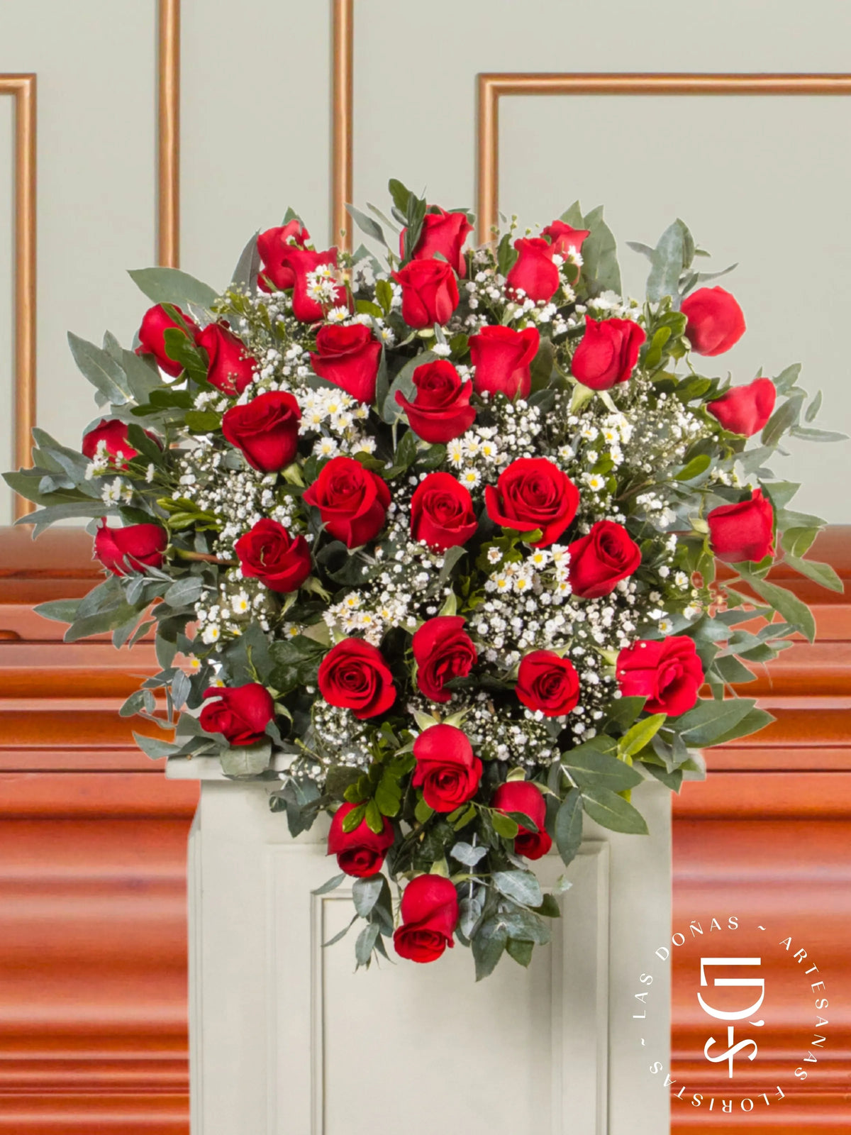 Lágrima de Piso con 36 Rosas Rojas arreglo de condolencias con 36 rosas rojas