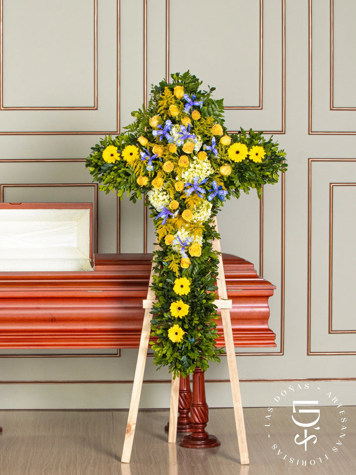 Cruz de Condolencias de Rosas, Gerberas y Hortensias arreglo de condolencias con 24 rosas amarillas
