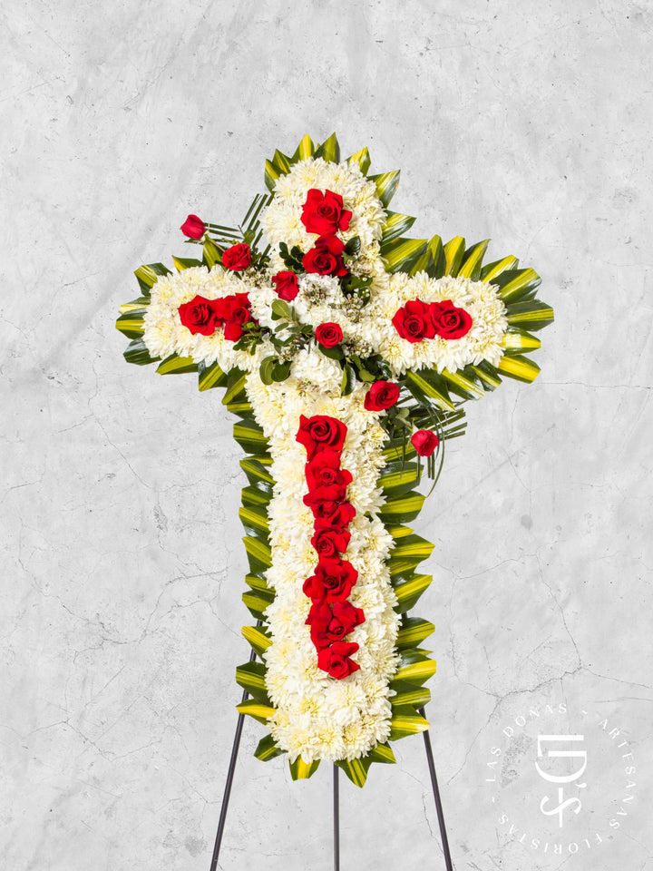 Cruz de Condolencias de Dalias y Rosas Rojas arreglo de condolencias con 20 rosas rojas