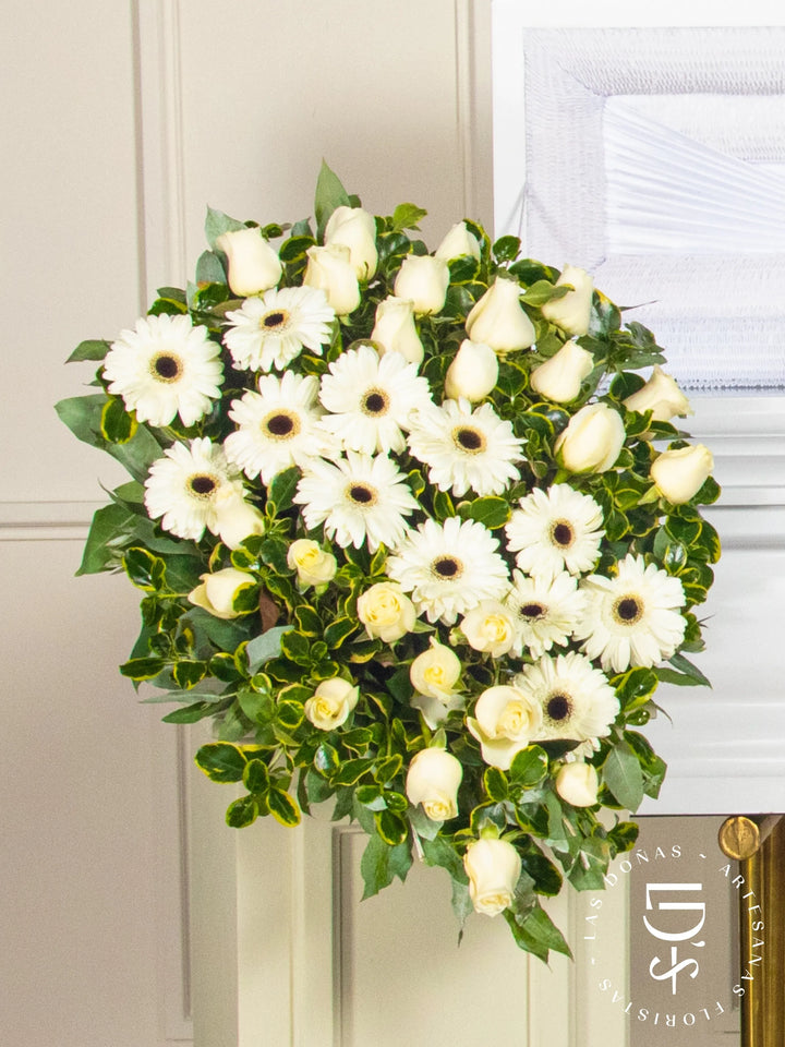 Lágrima de Piso con Rosas Blancas y Gerberas Blancas arreglo de condolencias con 24 rosas blancas + gerberas