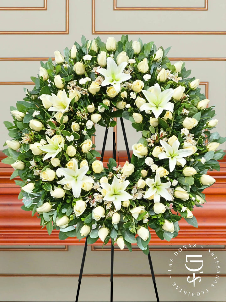 Corona de Rosas y Claveles arreglo de condolencias con 100 rosas blancas