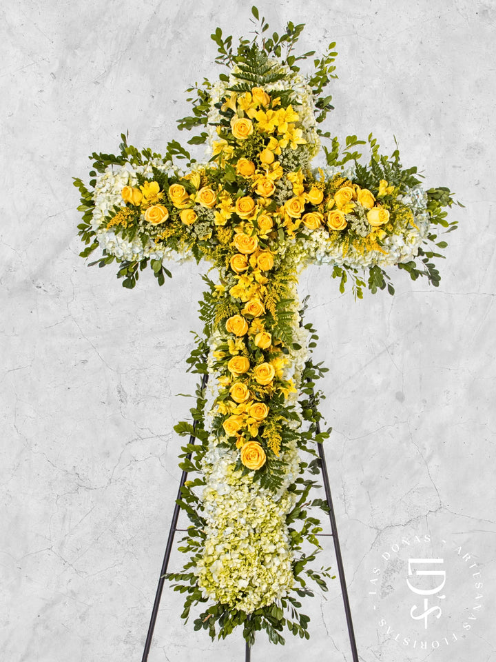 Cruz de Condolencias de Hortensias y Rosas Amarillas arreglo de condolencias con 36 rosas amarillas