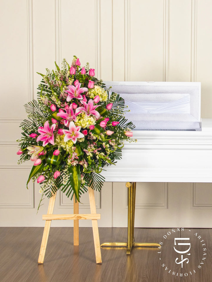 Lágrima de Condolencias de Hortensias y Rosas Rosadas arreglo de condolencias con 24 rosas rosadas