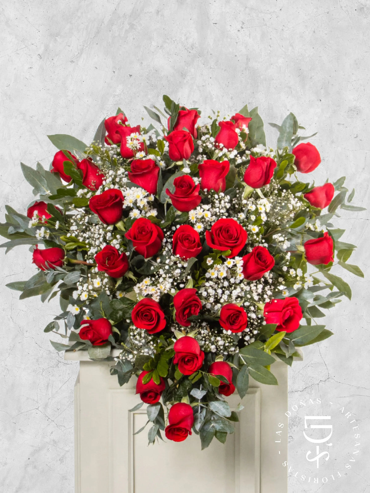 Lágrima de Piso con 36 Rosas Rojas arreglo de condolencias con 36 rosas rojas