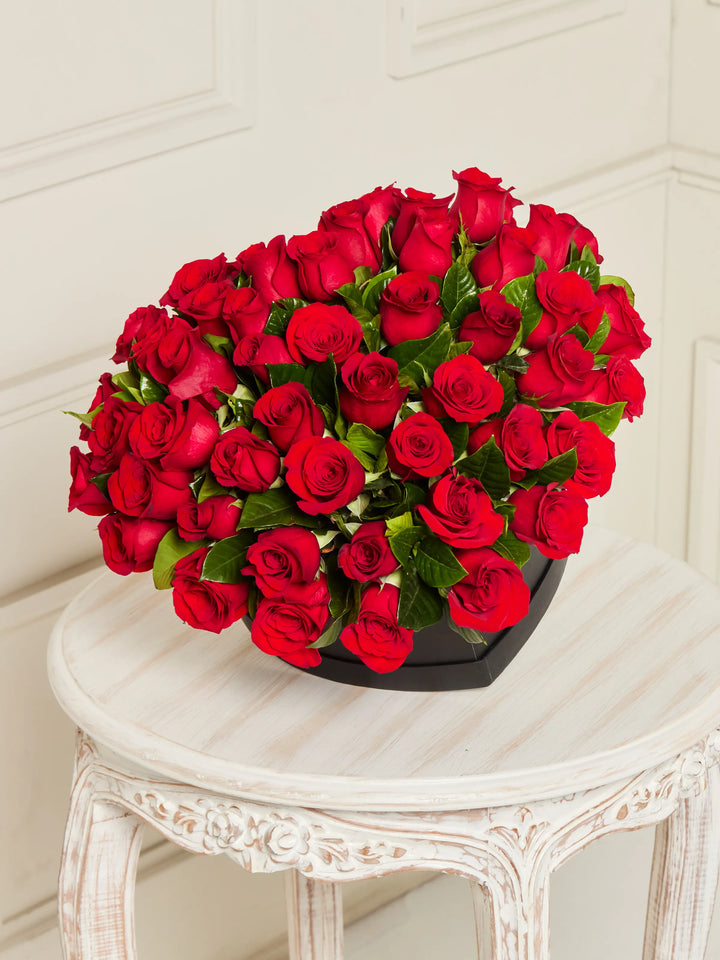 Corazón Love box floral con 36 rosas rojas