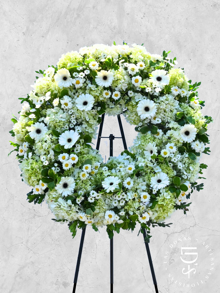 Corona Serenidad de Gerberas y Margaritas arreglo de condolencias con 12 gerberas blancas + margaritas