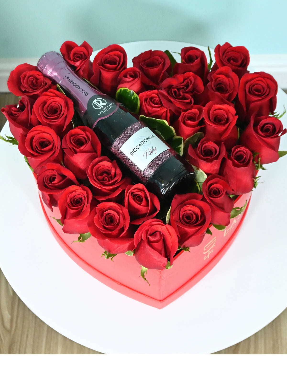 Pasion Y Burbuja box floral con 30 rosas rojas