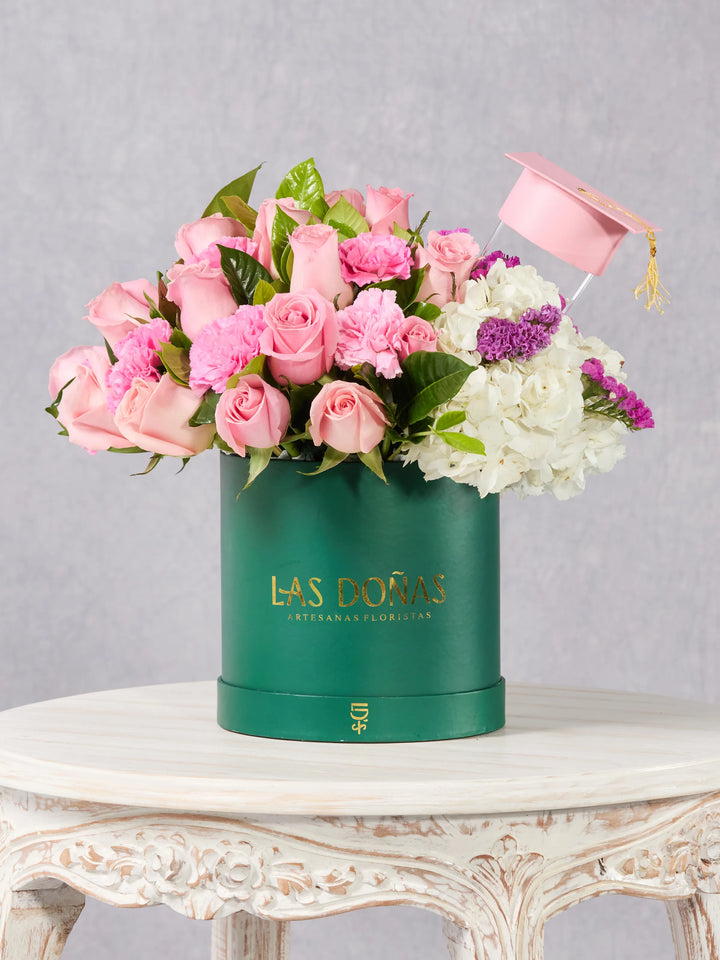 Sueños Cumplidos arreglo floral con 24 rosas + cavelon