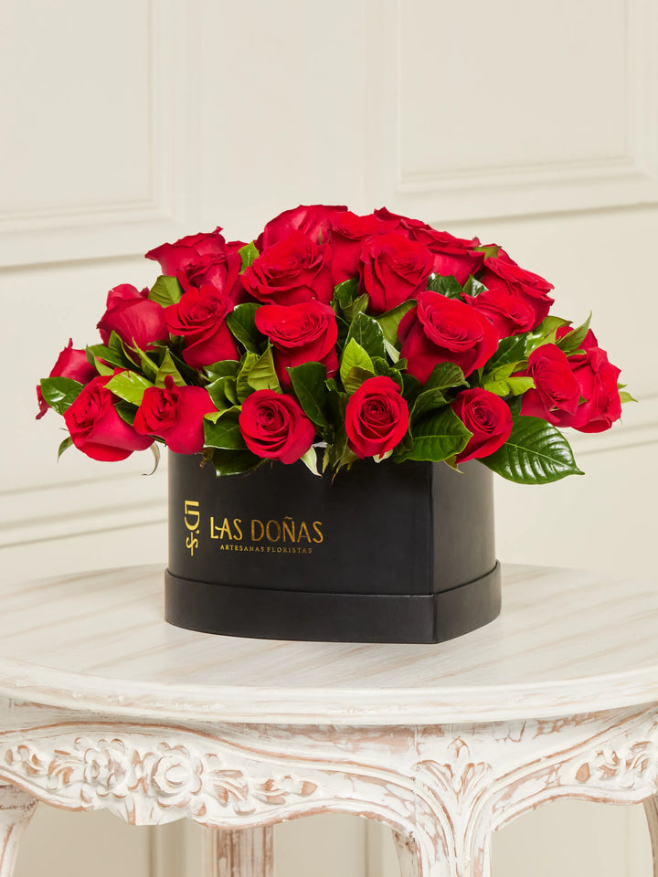 Corazón Love box floral con 36 rosas rojas