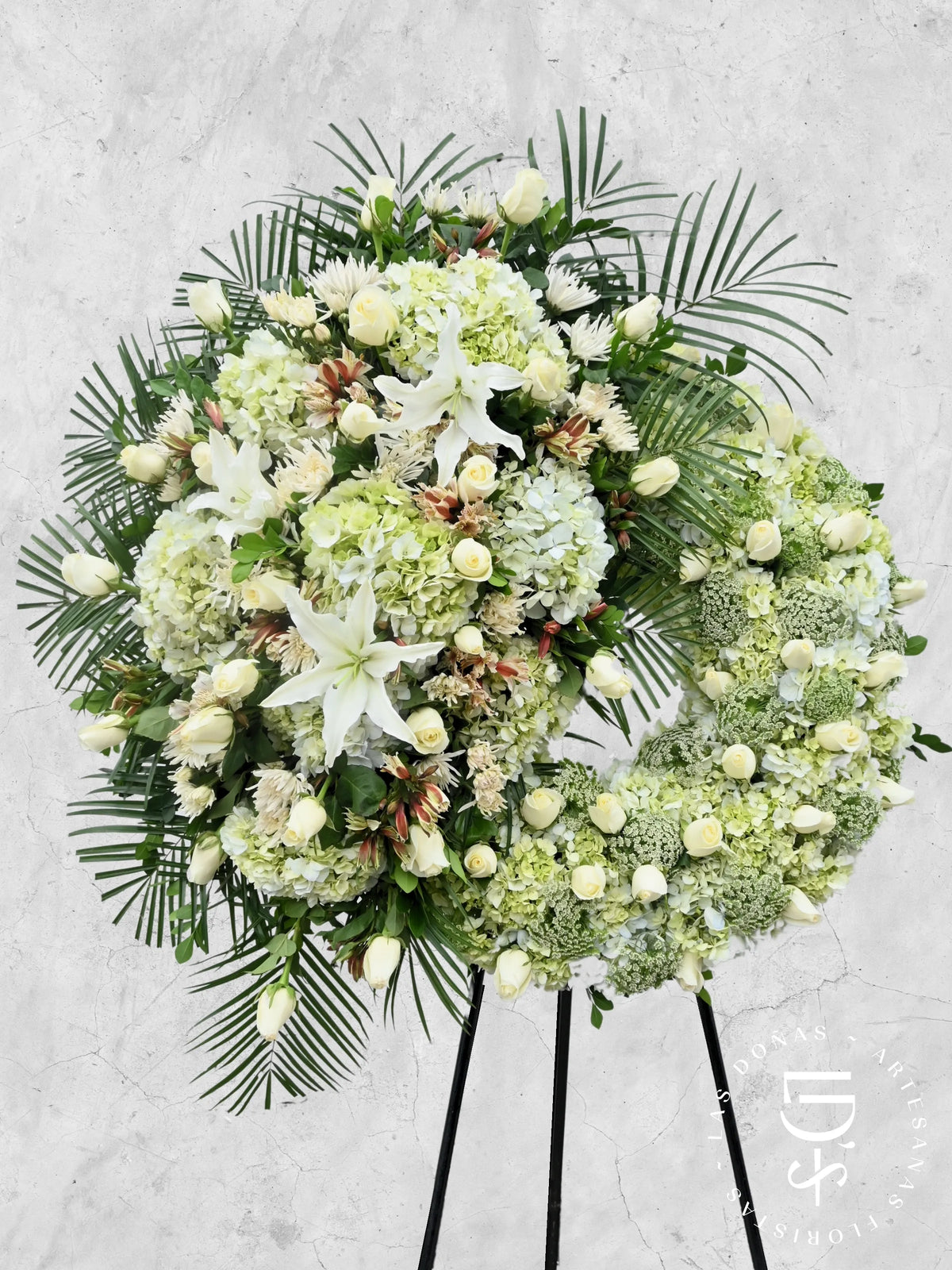 CORONA DESPEDIDA arreglo de condolencias con 45 rosas blancas