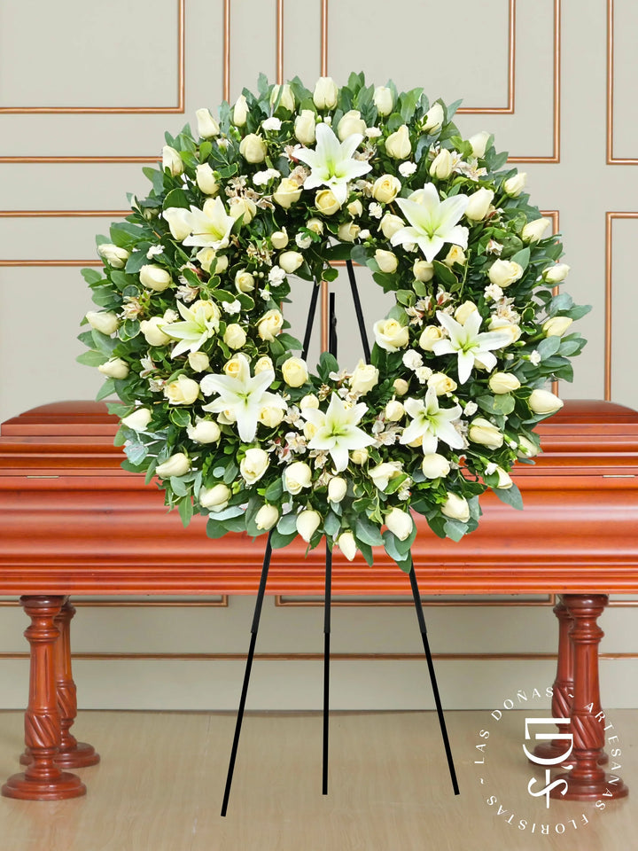 Corona de Rosas y Claveles arreglo de condolencias con 100 rosas blancas