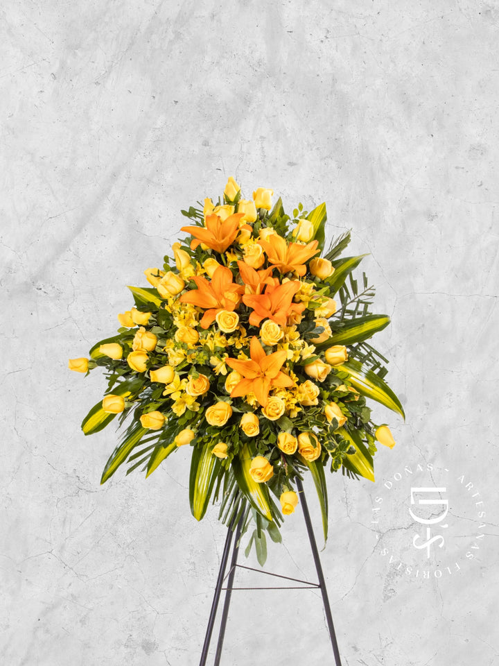 Lágrima de Condolencias de Rosas Amarillas y Liliums arreglo de condolencias con 48 rosas amarillas