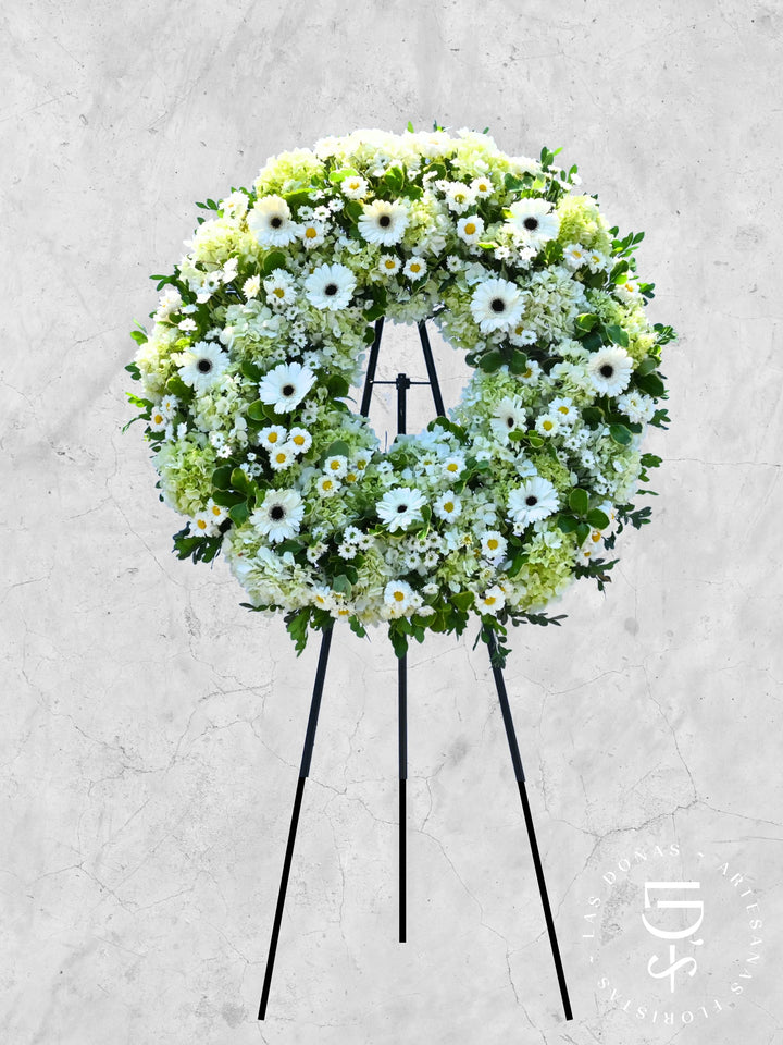 Corona Serenidad de Gerberas y Margaritas arreglo de condolencias con 12 gerberas blancas + margaritas