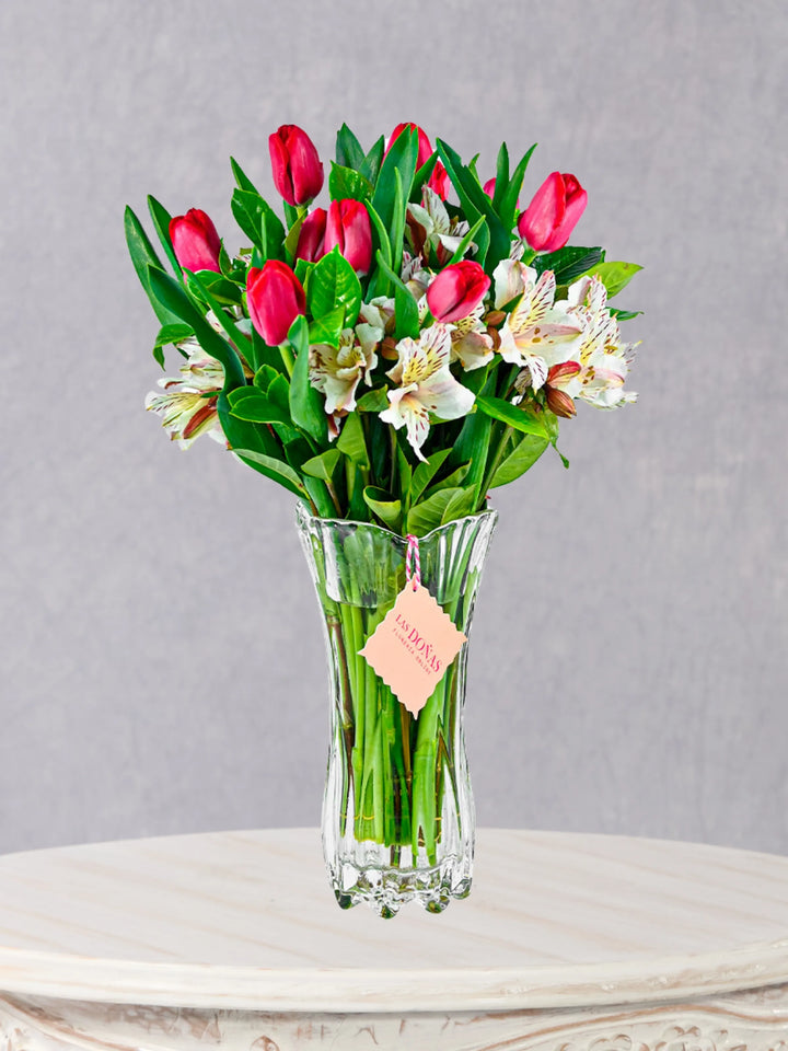 Florero De Tulipanes Y Astromelias